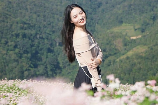 Khách đến cao nguyên đá nghe kể chuyện bằng rock giữa mùa hoa tam giác mạch