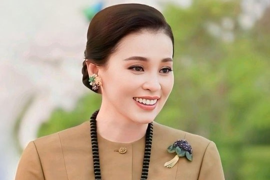 Phong cách thời trang của Hoàng hậu Thái Lan