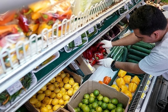 Giá thực phẩm ở Mỹ khó giảm ngay dù ông Trump miễn thuế