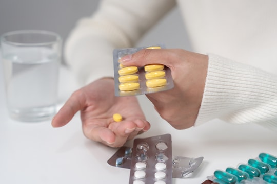 Mách nhau uống thuốc kháng virus khi vừa chớm cúm A