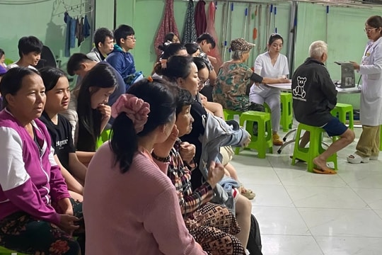 TP HCM chi viện y tế vùng lũ miền Trung