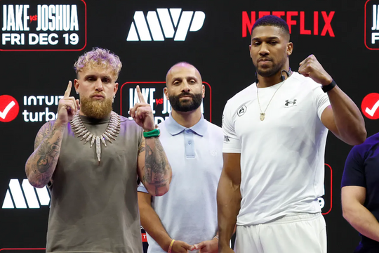 Jake Paul nhắm Tyson Fury sau trận gặp Joshua