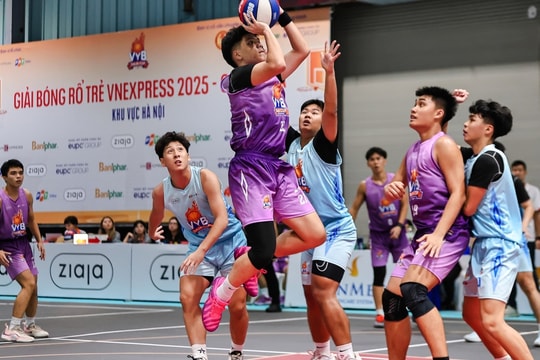 Tứ kết nam Giải bóng rổ Trẻ VnExpress diễn ra ngày 23/11