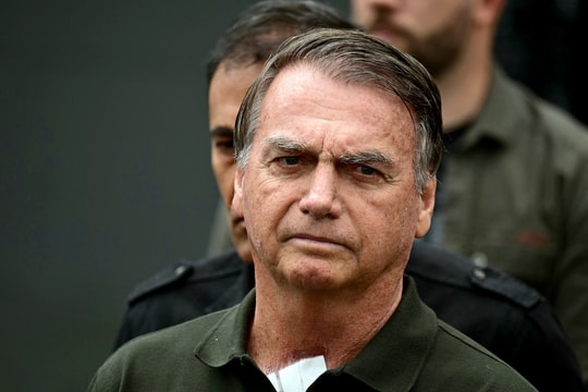 Brazil thực thi lệnh 'bắt phòng ngừa' với cựu tổng thống Bolsonaro