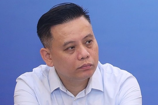 Cựu cục phó an toàn thực phẩm và 13 người bị khởi tố