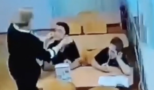 Dậy sóng vụ giáo viên bịt miệng học sinh bằng băng dính và dùng ghế để trừng phạt