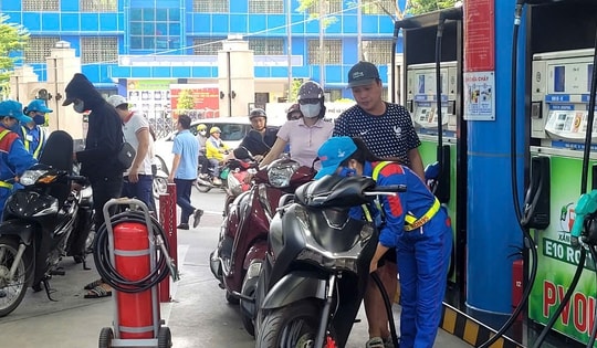 Lộ trình bắt buộc dùng xăng E10