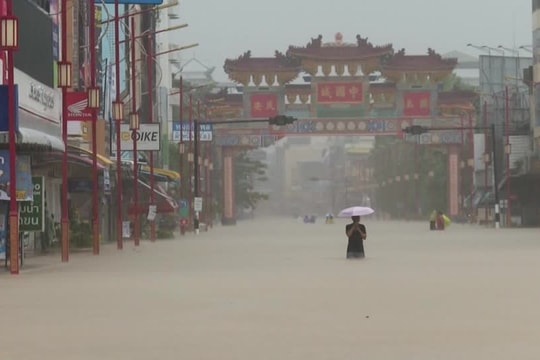 Ngập lụt nặng ở Thái Lan: Báo động đỏ, 103 khu dân cư phải sơ tán