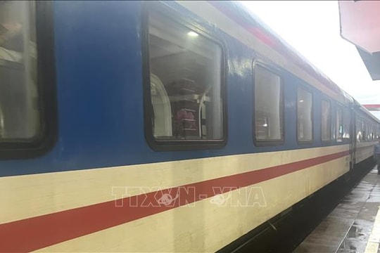 44 tàu khách ngừng chạy, 21.000 vé đã hoàn trả do mưa lũ ở Trung Bộ