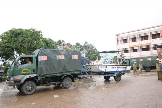 Công an tỉnh Đắk Lắk xuất quân khắc phục hậu quả lũ lụt cho người dân