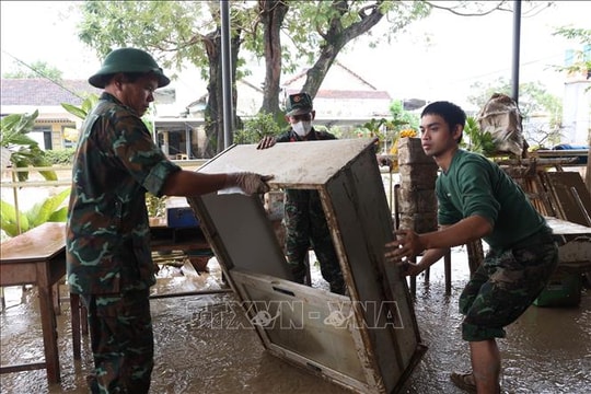 Tập trung khắc phục hậu quả, khôi phục sản xuất, ổn định đời sống nhân dân sau mưa lũ
