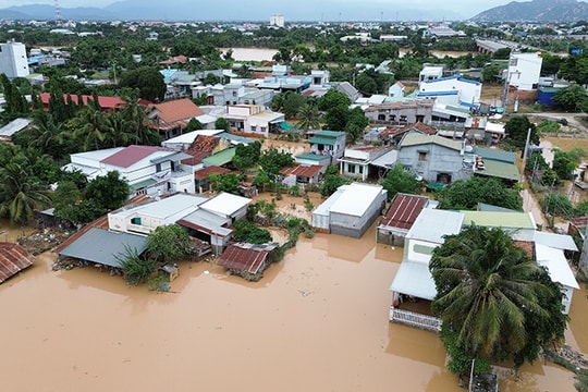 Thời tiết ngày 23/11: Mưa lớn kéo dài, lũ trên nhiều sông vẫn ở mức cao