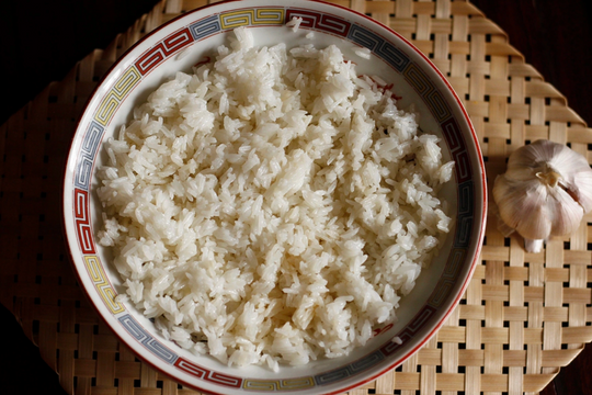 Cơm nguội có thể để được bao lâu?