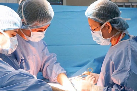 Thai phụ nguy kịch vì tiền sản giật, được cứu cả mẹ lẫn con