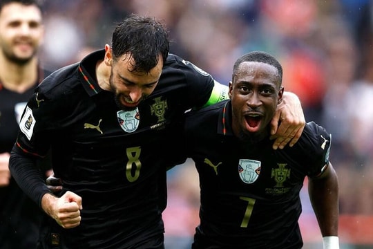 Carlos Forbs - từ hàng thải đến áo số 7 của Ronaldo