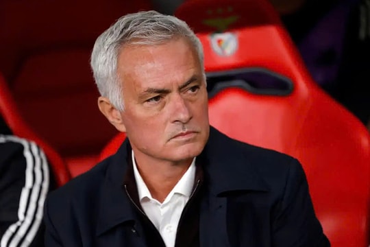 Mourinho: ‘9 cầu thủ Benfica phản bội tôi’