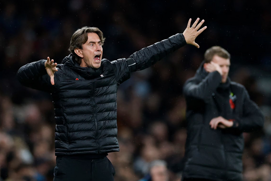 HLV Frank: 'Ngoài cầu thủ Tottenham, tôi chỉ muốn nói về Messi và Ronaldo'