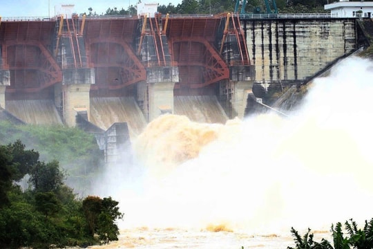 Lâm Đồng yêu cầu loạt thủy điện xả nước phòng lũ