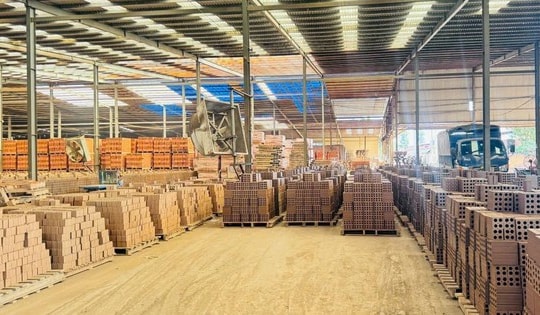 Ngọn lửa hòa hợp đất trời giữa lòng thành phố