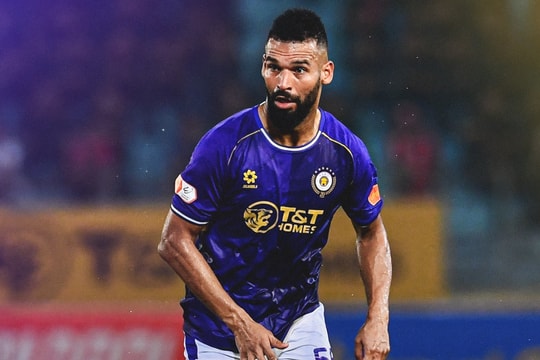 Hà Nội FC chia tay ngoại binh mất giá 7 tỷ đồng sau 3 tháng
