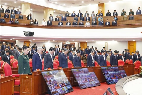 Quốc hội tưởng niệm đồng bào tử vong do thiên tai, bão lũ