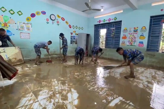 Lực lượng Hải quân tập trung hỗ trợ nhân dân Khánh Hòa, Đắk Lắk khắc phục hậu quả mưa lũ