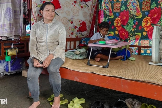 Mẹ đơn thân lay lắt nuôi con gái 9 tuổi trong căn nhà sắp sập