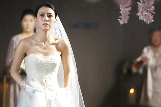 Bạn trai đăng ảnh cưới lên mạng, tôi run sợ khi lộ quá khứ đen tối