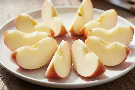 Người tiểu đường nên ăn táo thường xuyên