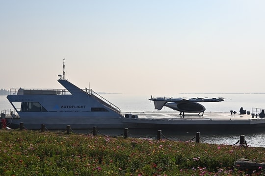 Bãi đáp di động trên mặt nước cho eVTOL