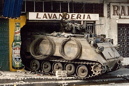 Chiến dịch của Mỹ bức hàng tư lệnh Panama năm 1990