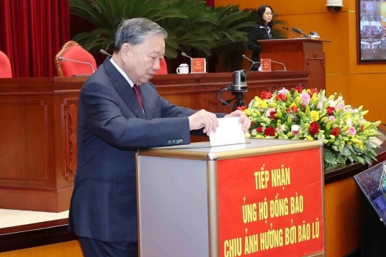 Tổng Bí thư, Thủ tướng ủng hộ người dân vùng lũ