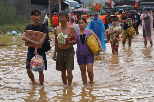 Hai hồ chứa ở Khánh Hòa xả điều tiết đón mưa lớn