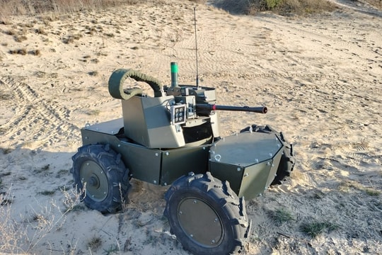 Ukraine ấp ủ chiến lược đặc biệt, gấp rút 'biên chế' 30.000 robot mặt đất