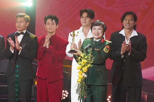 'Mưa đỏ' giành giải Bông sen vàng tại Liên hoan phim Việt Nam lần thứ 24