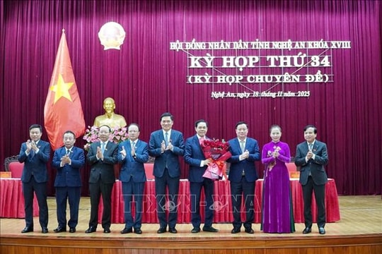 Thủ tướng phê chuẩn kết quả bầu, miễn nhiệm chức vụ Chủ tịch UBND tỉnh Nghệ An