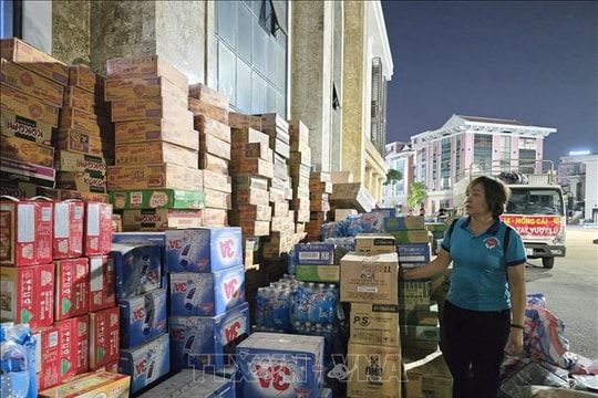 Nghĩa tình đồng bào và những chuyến hàng nối dài