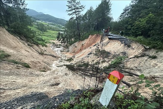 Bộ Xây dựng công bố tình huống khẩn cấp về thiên tai trên đường đèo Mimosa