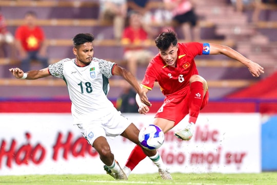 SEA Games 33: U22 Việt Nam buộc phải thay lối chơi vì mất người