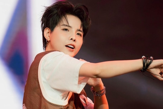 Vũ Cát Tường phá bỏ giới hạn ở 'Anh trai say hi'