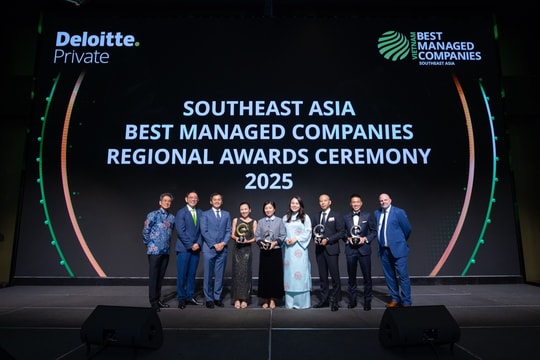 Apollo English nhận giải 'Doanh nghiệp được quản trị tốt nhất'