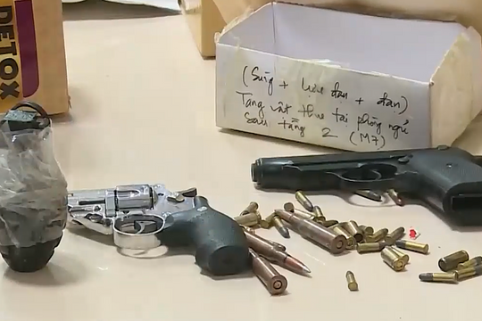 Nhóm tàng trữ 50.000 viên ma túy bắn trả cảnh sát