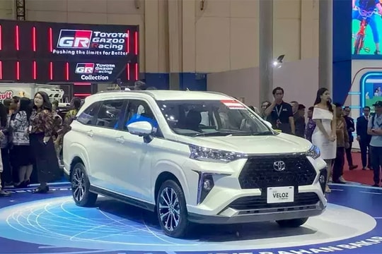 Toyota Veloz Hybrid có giá từ 17.900 USD