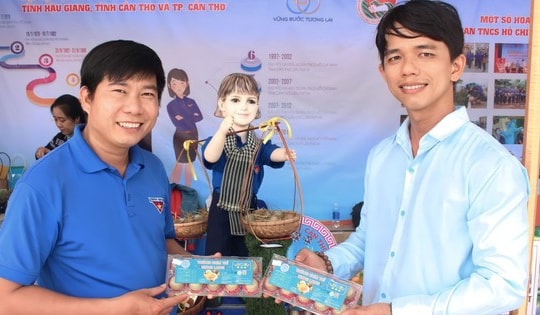 Cho chim trĩ nghe nhạc để... gia tăng sản lượng trứng!