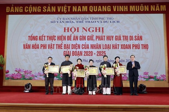 Phát triển các sản phẩm du lịch gắn với Hát Xoan theo hướng bền vững