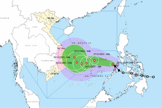 Thời tiết ngày 26/11: Bão tăng cấp trên Biển Đông, sóng biển dâng cao