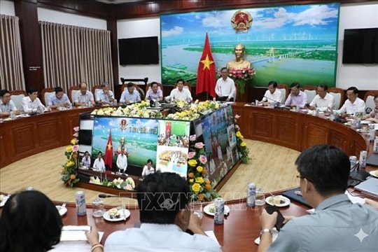 Vĩnh Long xử lý sạt lở, dịch bệnh và thực hiện hiệu quả Đề án một triệu ha lúa