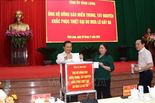 Chia sẻ khó khăn với đồng bào miền Trung, Tây Nguyên sau mưa lũ