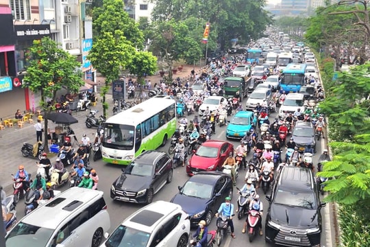 Hà Nội cấm xe chạy xăng, dầu theo giờ tại 9 phường trong Vành đai 1 từ 1/7/2026
