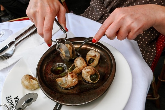 Món ốc sên đặc sản của người Pháp